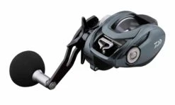 Daiwa Lexa TW 400 Baitcasting Reels -Pro Tackle Store LEXA300TWS side scaled 1