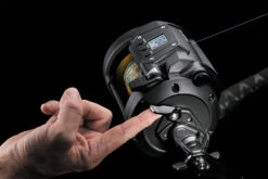 Daiwa Tanacom 1200 Power Assist Electric Dendoh Reel -Pro Tackle Store Tanacom1200 free spool lever